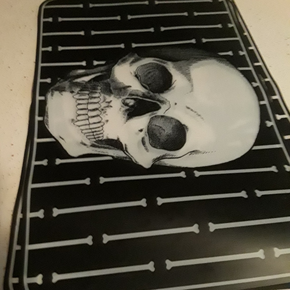 3 Sourpuss placemats